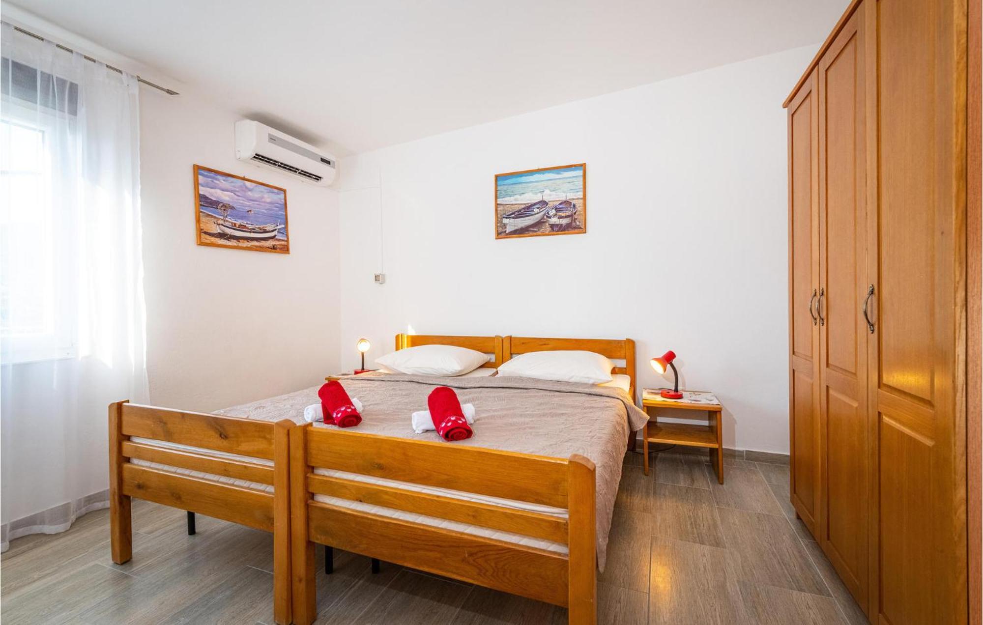 Beautiful Home In Rovanjska With Wifi Экстерьер фото