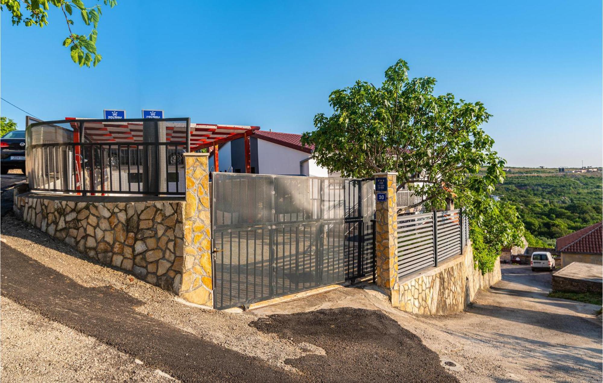 Beautiful Home In Rovanjska With Wifi Экстерьер фото